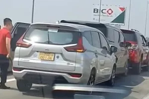 Tai nạn liên hoàn trên cao tốc TPHCM - Long Thành, giao thông ùn tắc