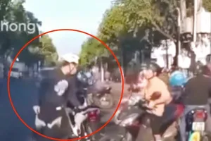 Đồng Nai: Tạm giữ thanh niên lao vào đánh người giữa phố vì va chạm giao thông