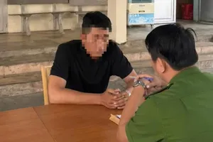 Công an xác minh thiếu niên bị đánh tới tấp trước quán cơm 