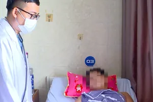 Dùng súng tự chế bắn tài xế ô tô tải vì cho là 'làm bụi bay trên đường'