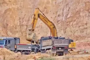 Biên Hoà kiểm tra 'công trường' nghi khai thác đất trái phép ở phường Phước Tân