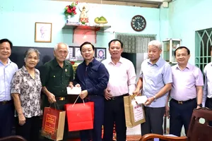 Phó thủ tướng Trần Hồng Hà thăm và tặng quà gia đình chính sách ở Đồng Nai