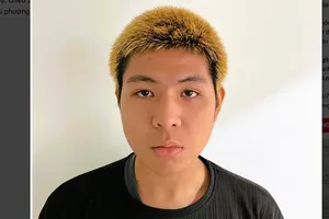 Nam thanh niên 18 tuổi dùng xăng đốt 'tình địch' trước cổng nhà bạn gái