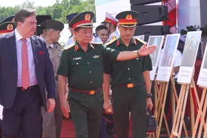 Bàn giao 6 ha đất làm sạch dioxin tại sân bay Biên Hòa