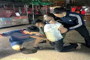 Cảnh sát truy bắt kẻ giết người trong đêm vì ghen tuông