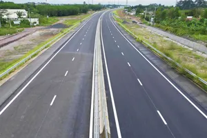 Diện mạo cao tốc Biên Hòa - Vũng Tàu đoạn qua tỉnh Đồng Nai chuẩn bị thông xe