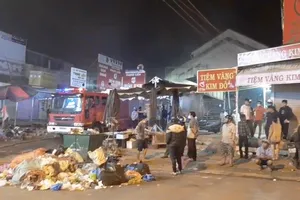 Cháy chợ ở Đắk Lắk, khoảng 28 kiốt chợ bị thiêu rụi