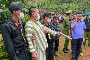 Thực nghiệm hiện trường vụ giết người tình đốt xác phi tang ở Đắk Nông