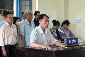 Vụ chủ tịch xã cố ý làm trái: Tòa kiến nghị khởi tố kế toán và thủ quỹ