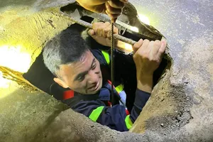 Bộ trưởng Tô Lâm có Thư khen cảnh sát Đắk Lắk vụ cứu bé trai 8 tuổi rơi xuống giếng 