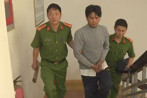 Mâu thuẫn khi đánh bài để mua bia, nam thanh niên đâm chết bạn nhậu