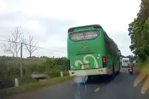 Buộc thôi việc 1 lái xe khách chạy sai hành trình, vượt ẩu gây tai nạn