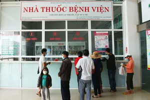 Đắk Lắk: Bệnh nhân phải ra ngoài mua thuốc chữa bệnh