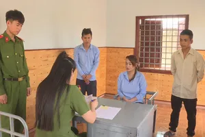 Công an triệt phá đường dây buôn người để phục vụ quán nhậu, karaoke