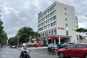 Khách sạn xây xong nhưng chưa được nghiệm thu do chưa giao đất