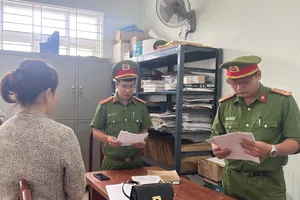 Đắk Nông: 1 phụ nữ giả cán bộ ngân hàng để lừa đảo