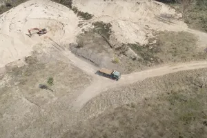 Đình chỉ giấy phép hoạt động doanh nghiệp hút cát ở lòng hồ thủy điện