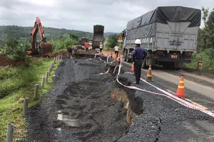 Khắc phục sạt lở đường tránh hơn trăm tỷ đồng do mưa 