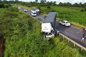 Đắk Lắk: Tai nạn giữa xe khách và xe tải, một người chết, hơn mười người bị thương