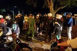 Khách giật vô lăng đòi điều khiển taxi dẫn đến tai nạn