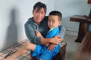 Bé trai 4 tuổi bị bỏ rơi nhiều ngày chưa có người thân đến nhận