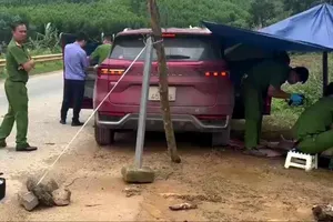 Ô tô lao vào lan can đèo M'Drắk, 5 người thương vong