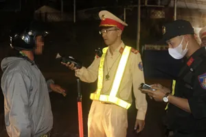 1 phụ nữ bị phạt kịch khung vi phạm nồng độ cồn nhưng không bị tước bằng lái