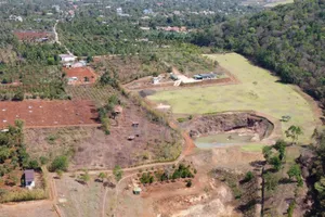 Giám đốc ngân hàng làm sân golf trên đất nông nghiệp