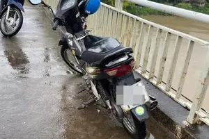 Thanh niên để lại thư tuyệt mệnh, xe máy... nghi nhảy cầu tự tử