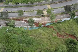 Hơn 71 tỉ đồng sửa chữa sụt lún 300 m đường Hồ Chí Minh