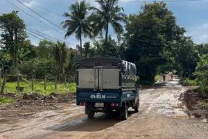 Tuyến đường hơn 2 km làm 14 năm chưa xong