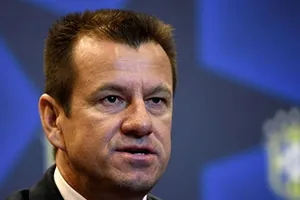 Dunga đã bị 'trảm'