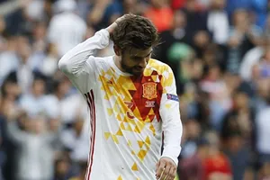 Tây Ban Nha bị Ý loại, Pique nói gì?