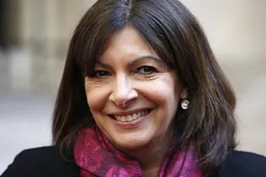 Fan Ireland được thị trưởng Paris tặng huy chương 'sự nghiệp thể thao'