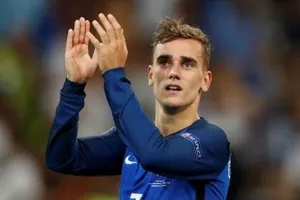 'Little boy' Griezmann không ghi cú đúp là… chịu không được