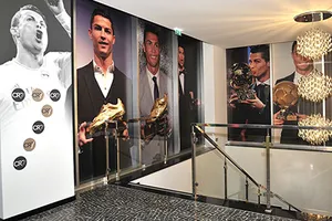 Ronaldo thành chủ khách sạn, có sân bay mang tên mình