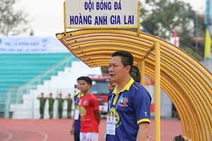 Vấn đề trọng tài và một lời khen cho CLB HA Gia Lai