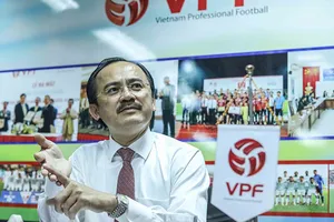 Trưởng BTC V-League xin từ chức bất thành