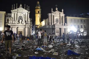 Hơn 100 fan Juventus bị thương