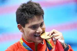 Đừng 'chống' Schooling vì mẹ cậu ấy là người Malaysia