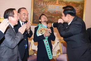 Thủ tướng Prayut “hạ KO” nhà vô địch WBC