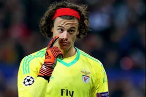 Thương cho kỷ lục gia Champions League