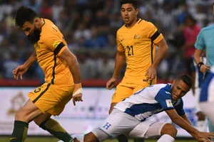 Người hùng Jedinak đưa 'chuột túi' đến Nga