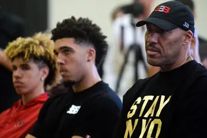 Tổng thống Trump giải cứu ba cầu thủ Mỹ trộm cắp ở TQ