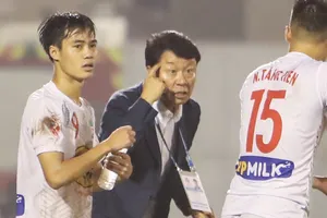 Bàn thắng đầu của Văn Toàn và ông Chung