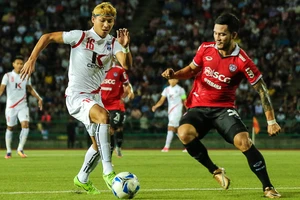 Cầu thủ Campuchia sút thủng lưới VN được Chonburi mời