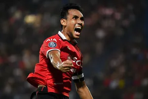 Dangda theo gót Messi Thái sang Nhật đá J-League