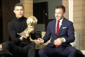 "Dây Ronaldo" trúng... quả đậm cuối năm