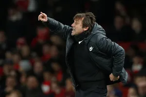 Conte gọi Mourinho là kẻ tiểu nhân, 'con bọ già'