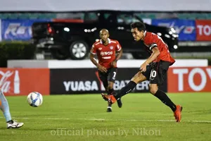 Sanna Khánh Hòa cầm cự được 54 phút trước 'tuyển Thái'